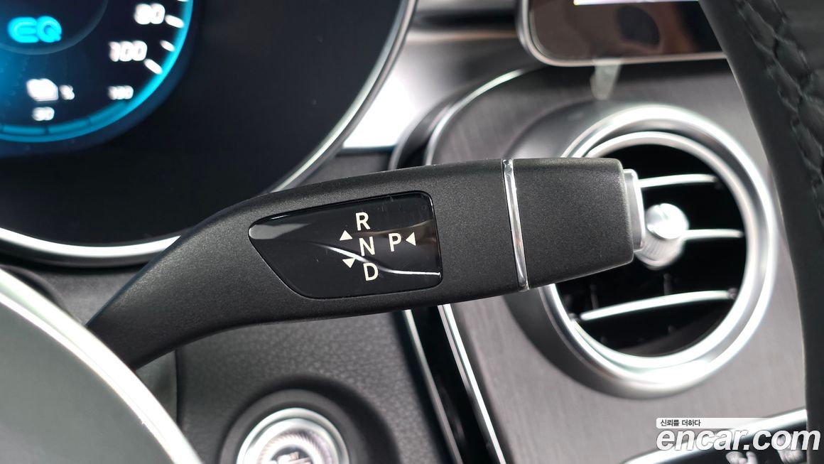 Mercedes-Benz GLC-Class 2021