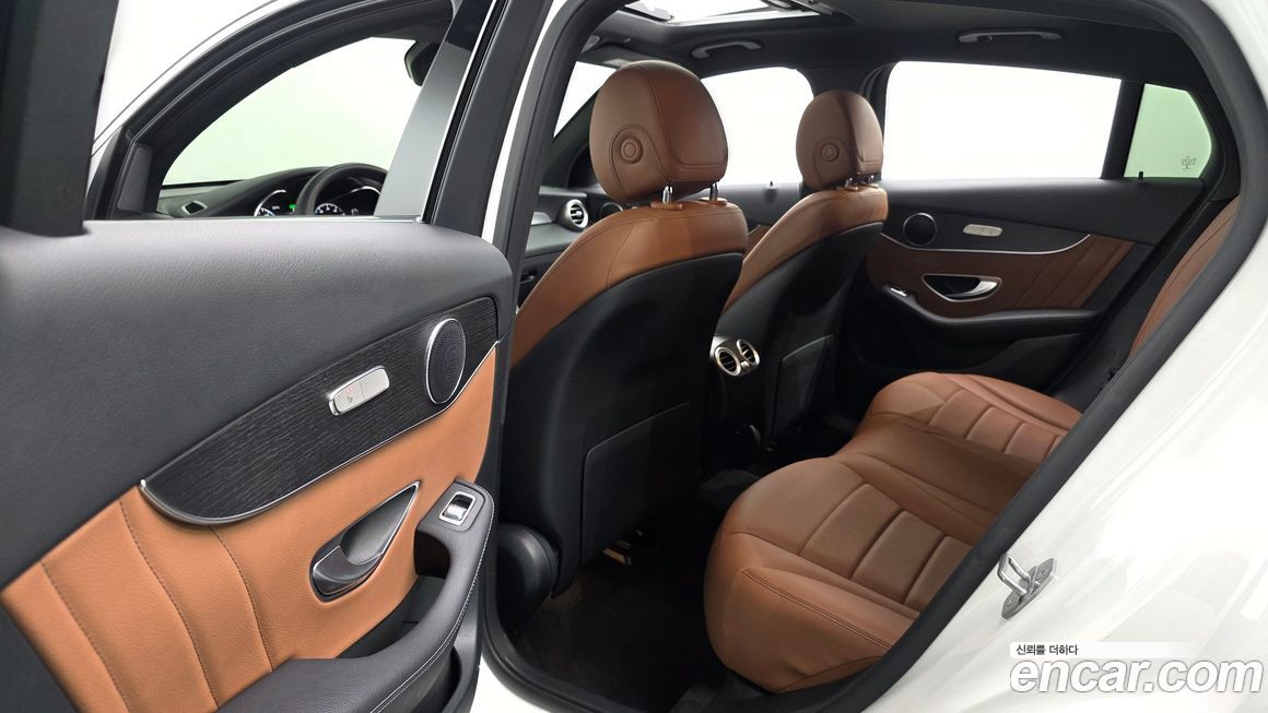 Mercedes-Benz GLC-Class 2021