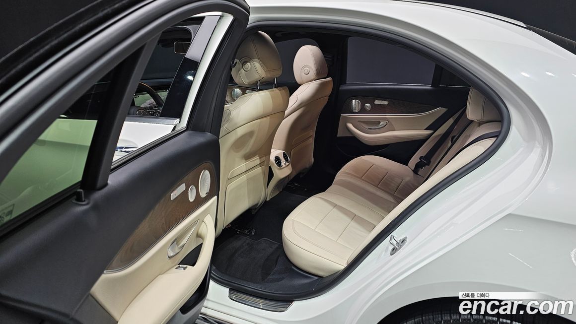 Mercedes-Benz E-Class 2023