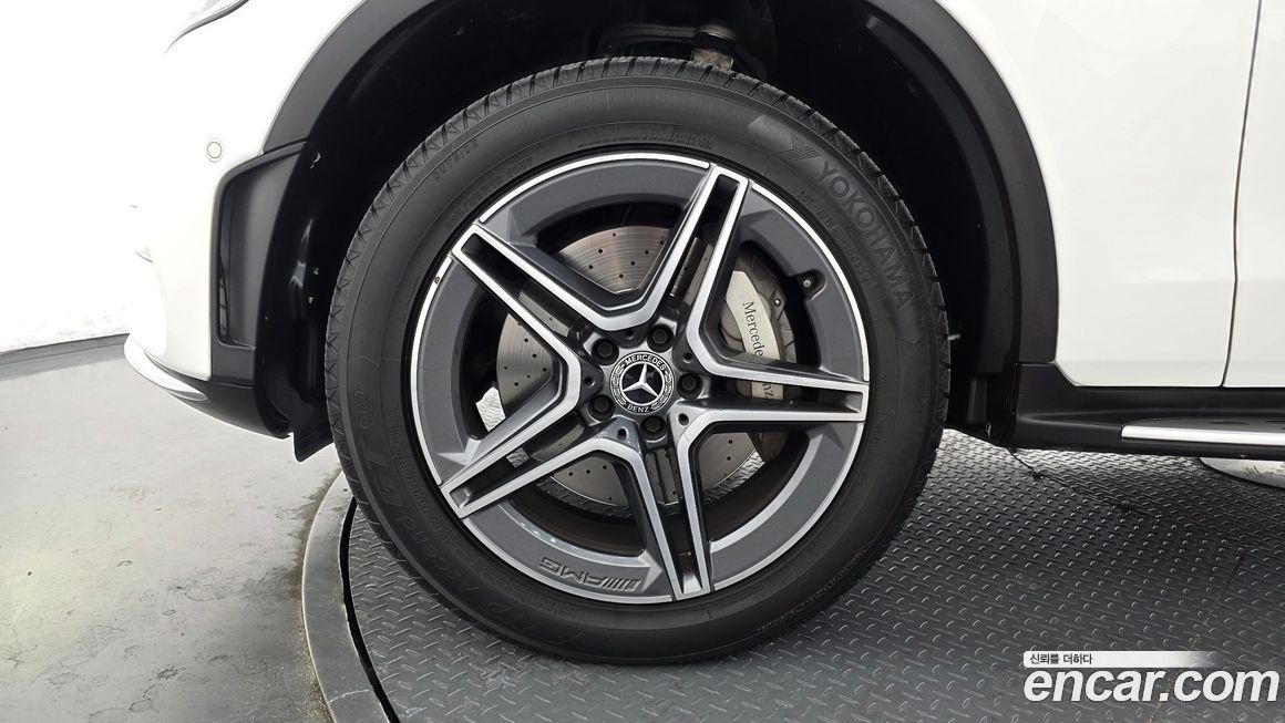 Mercedes-Benz GLC-Class 2021