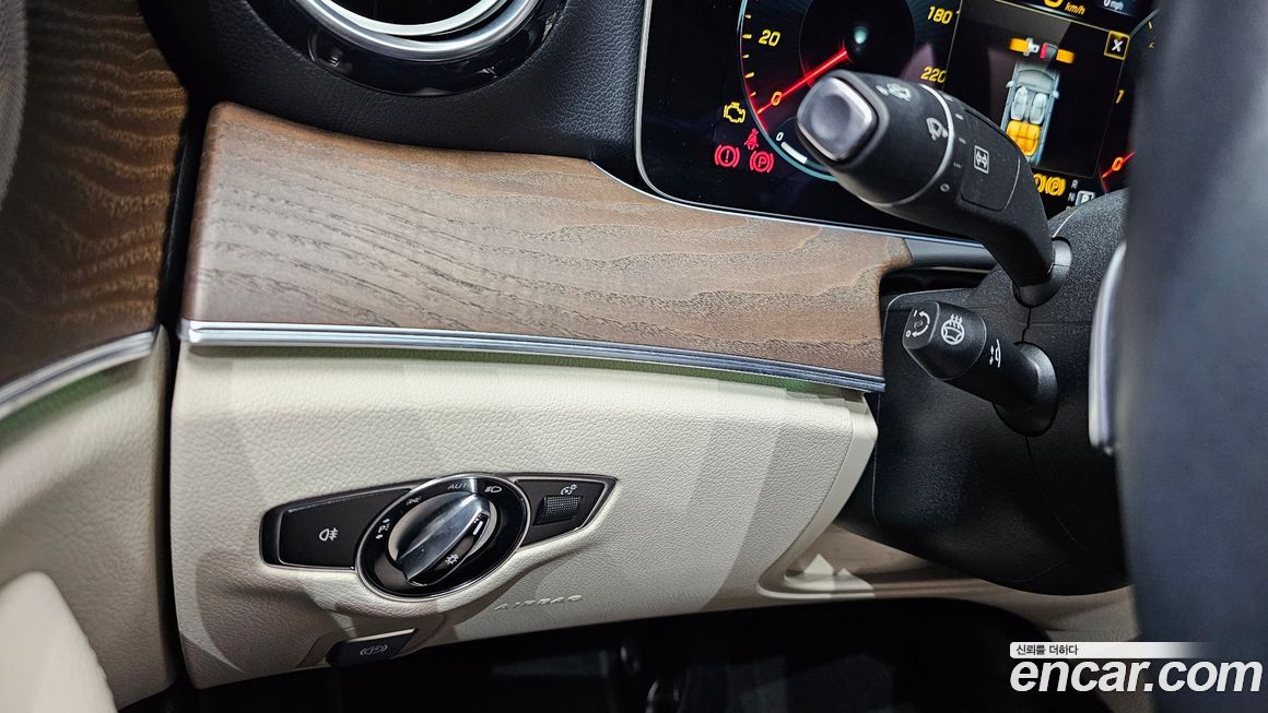 Mercedes-Benz E-Class 2023