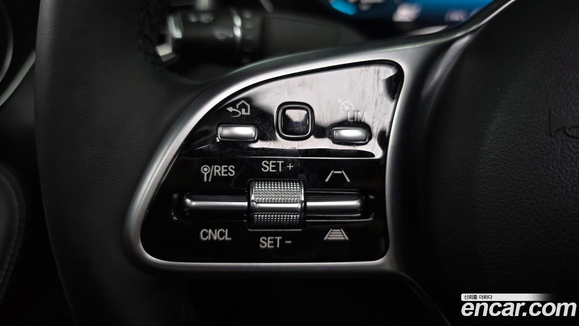 Mercedes-Benz GLC-Class 2021