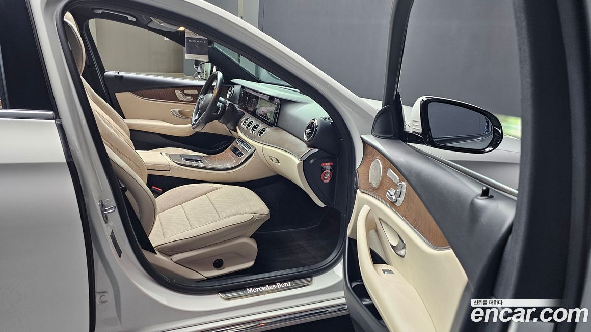 Mercedes-Benz E-Class 2023