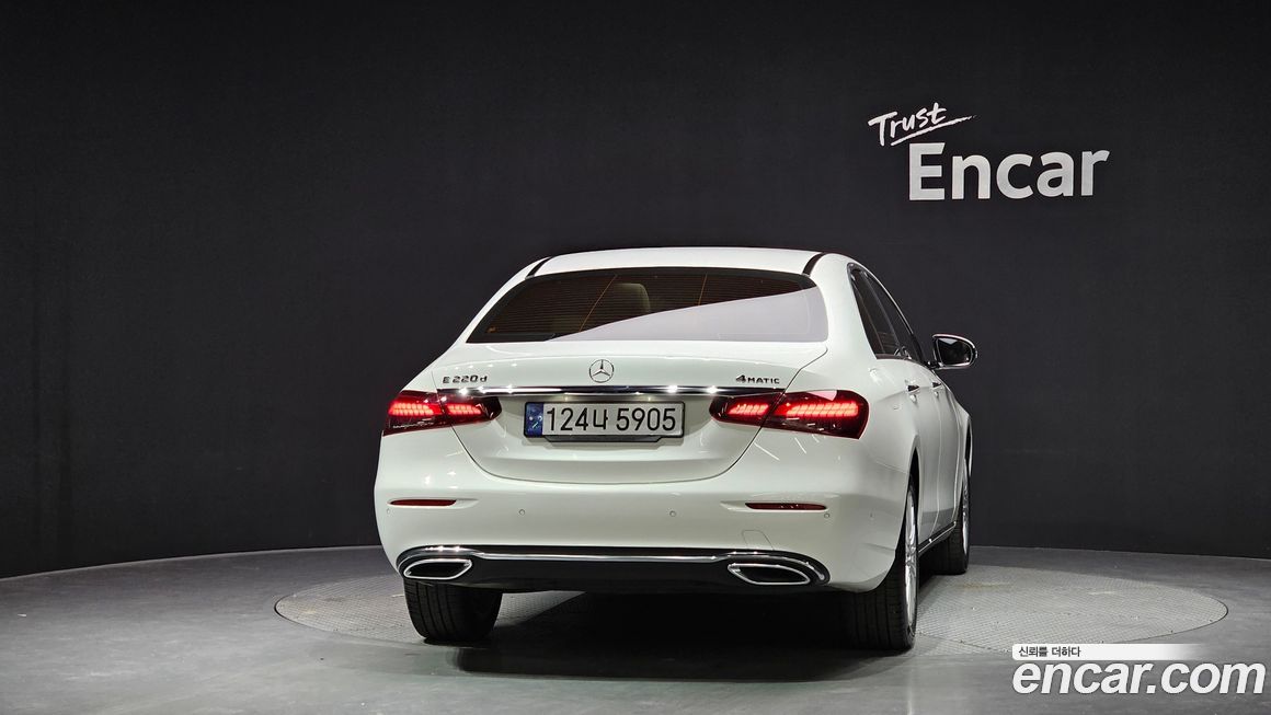 Mercedes-Benz E-Class 2023