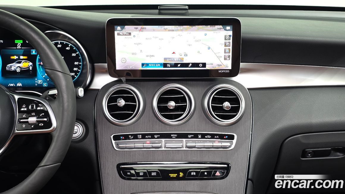 Mercedes-Benz GLC-Class 2021