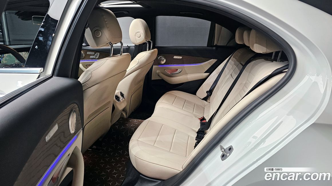 Mercedes-Benz E-Class 2023