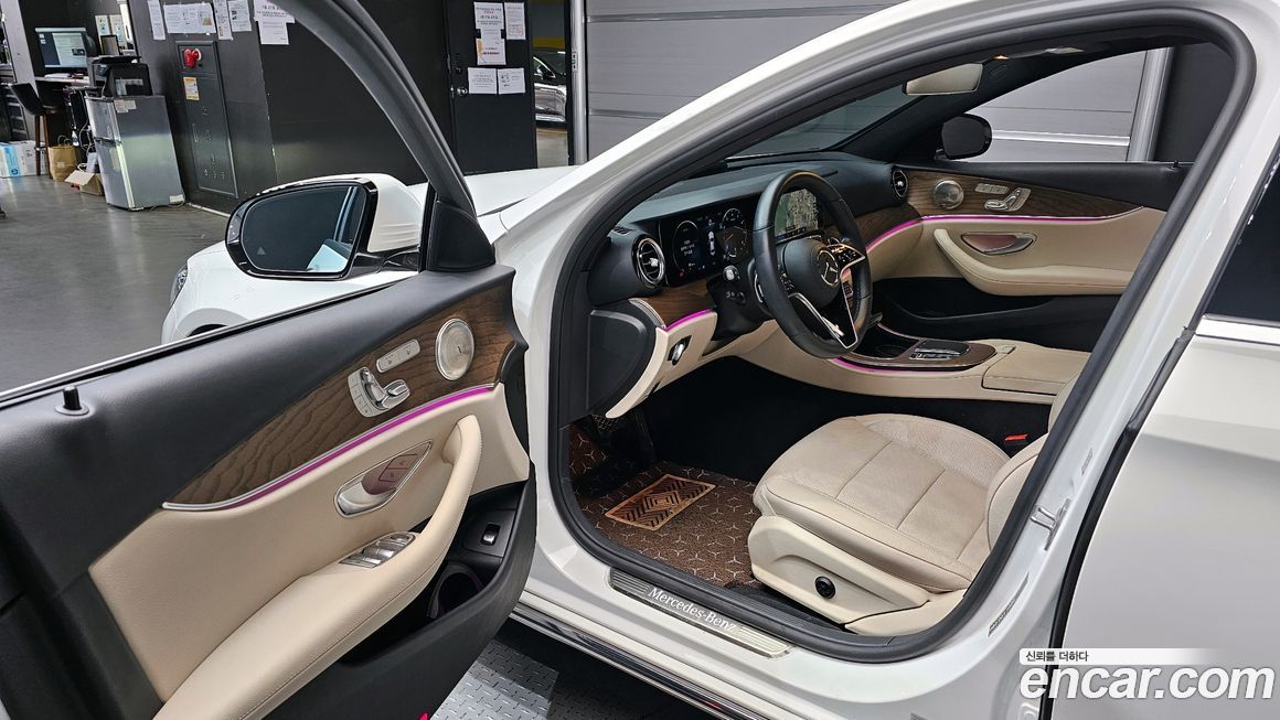 Mercedes-Benz E-Class 2023