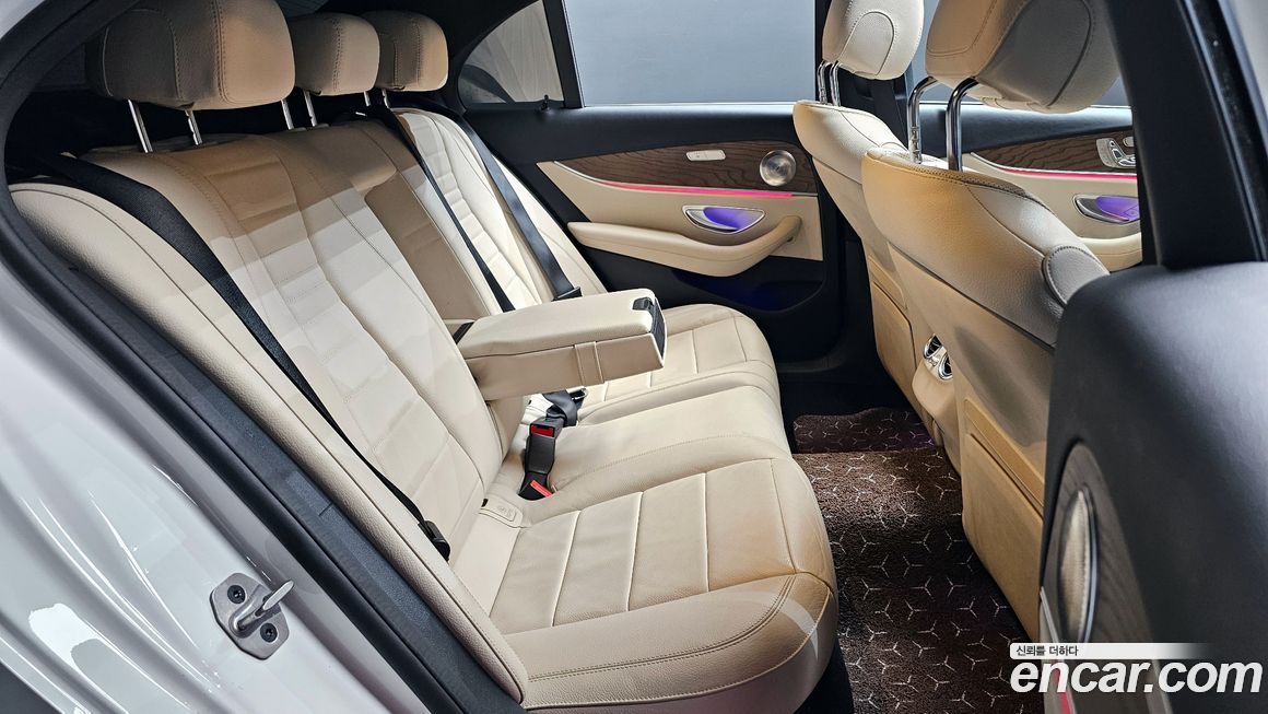 Mercedes-Benz E-Class 2023