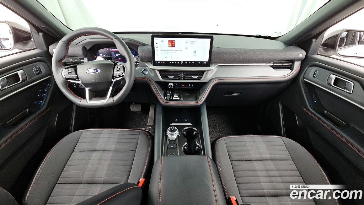 Ford Explorer 2025