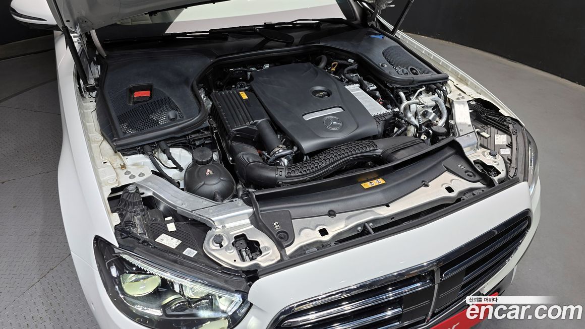 Mercedes-Benz E-Class 2023