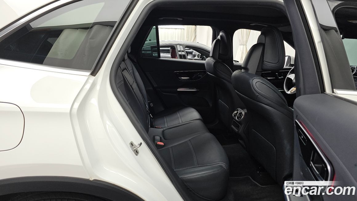 Mercedes-Benz GLC-Class 2024