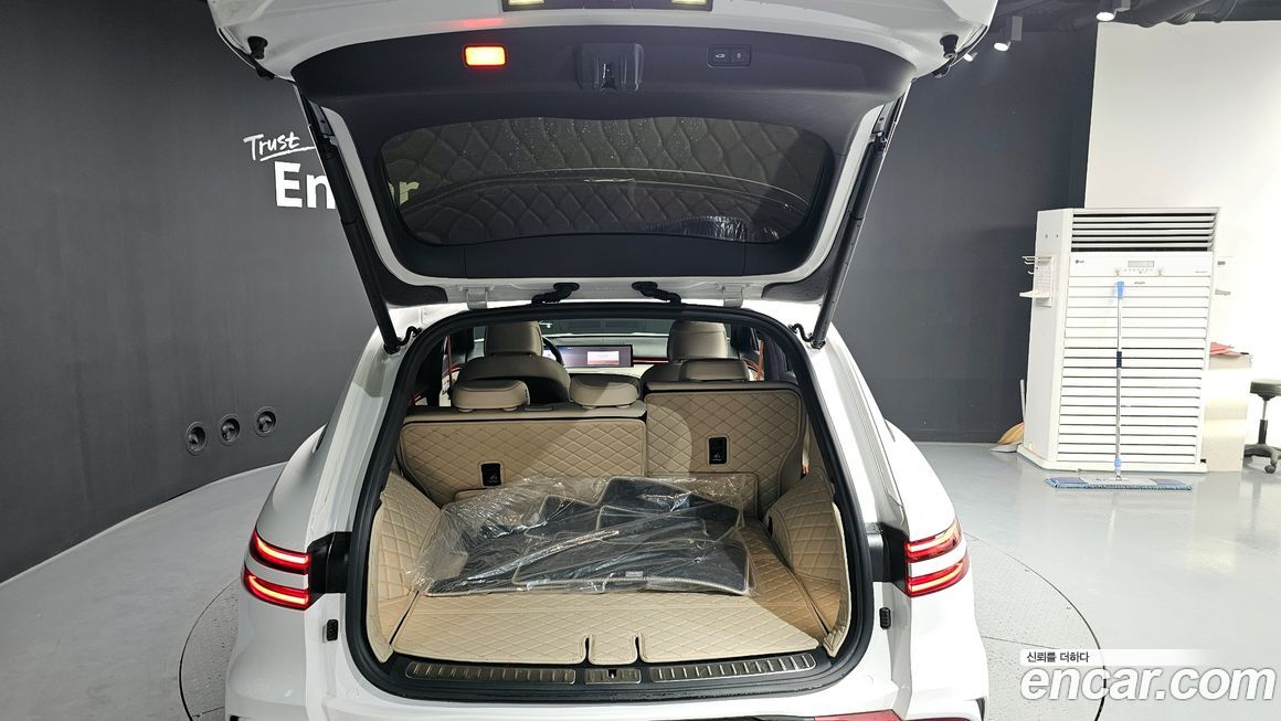 Genesis GV70 2025