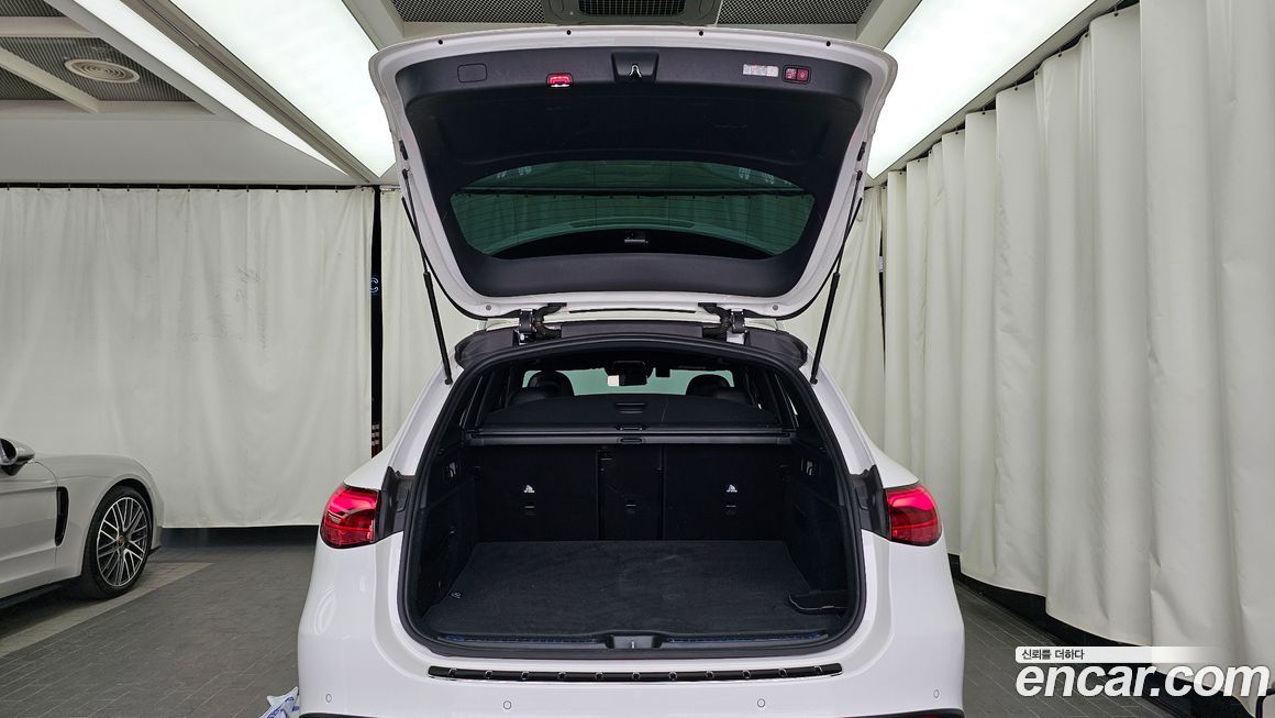 Mercedes-Benz GLC-Class 2024