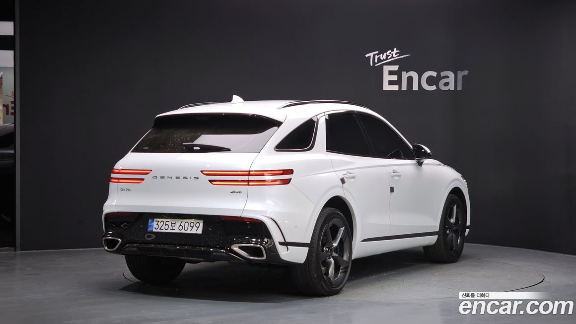 Genesis GV70 2025