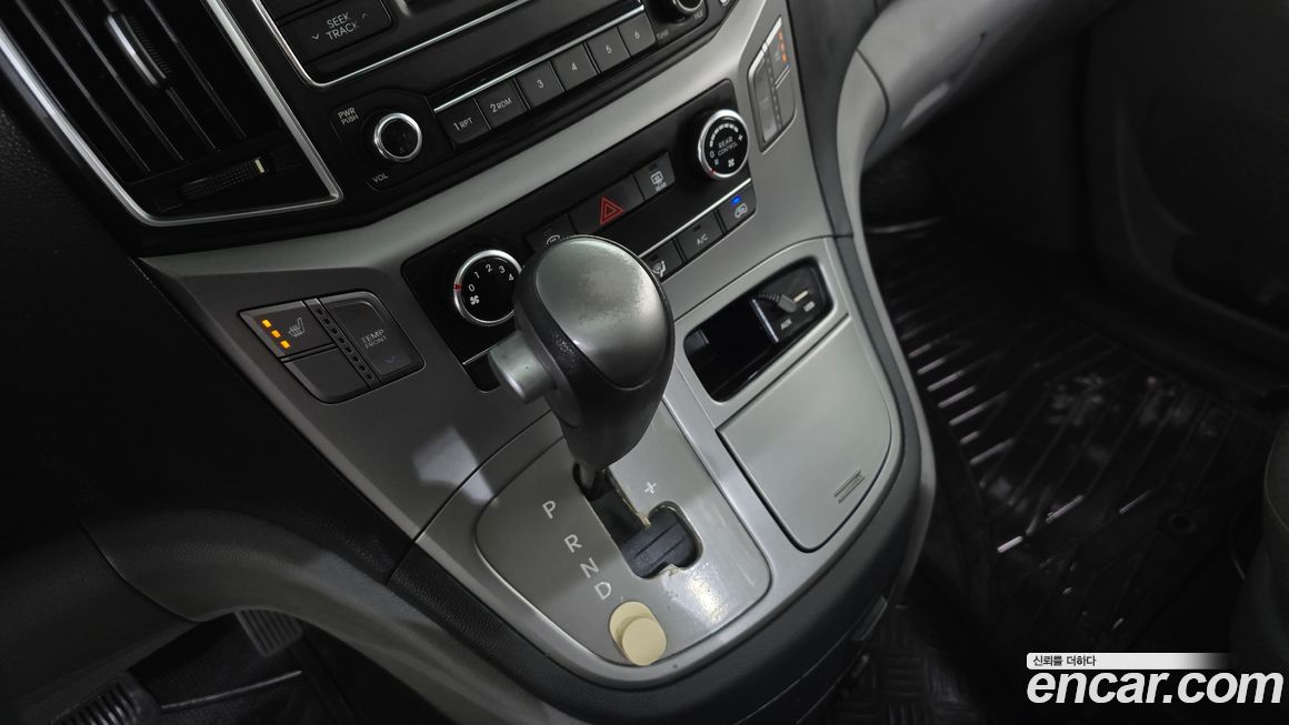 Hyundai Starex 2016