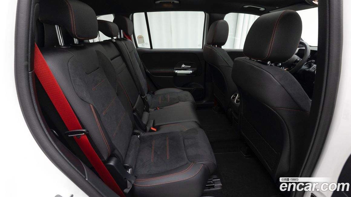 Mercedes-Benz GLB-Class 2025