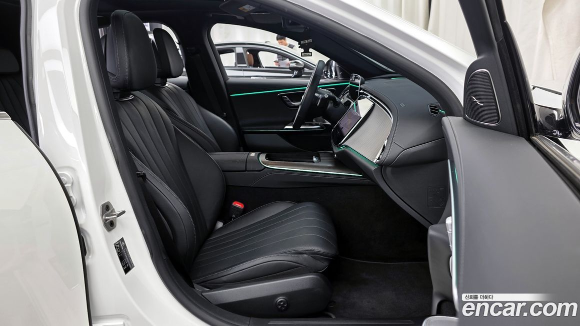 Mercedes-Benz E-Class 2025