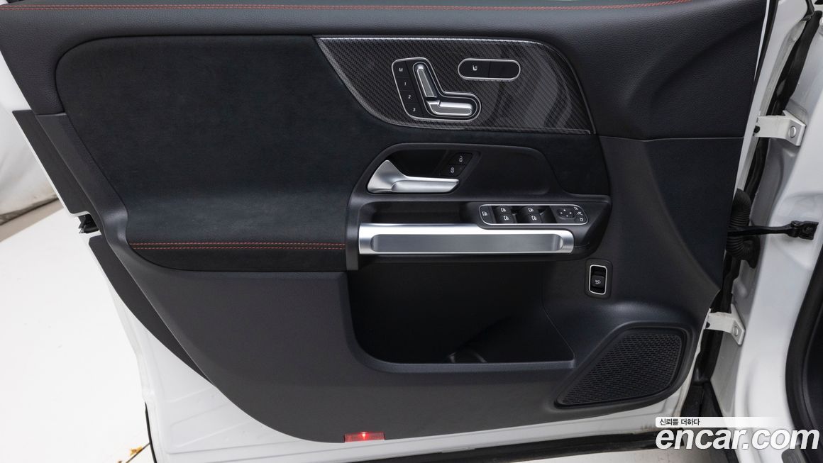 Mercedes-Benz GLB-Class 2025