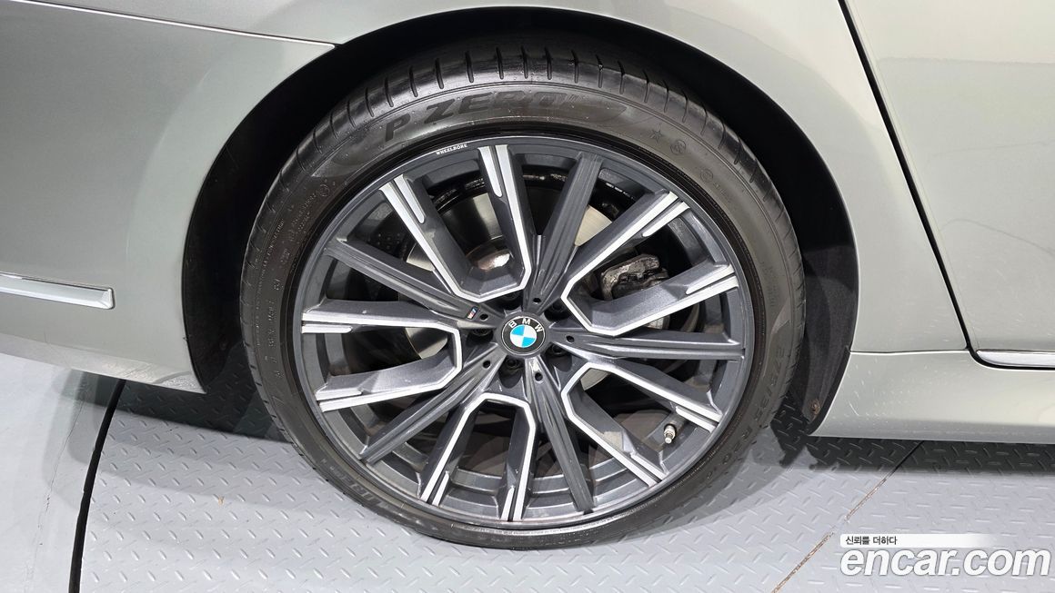 BMW 7-Series 2021