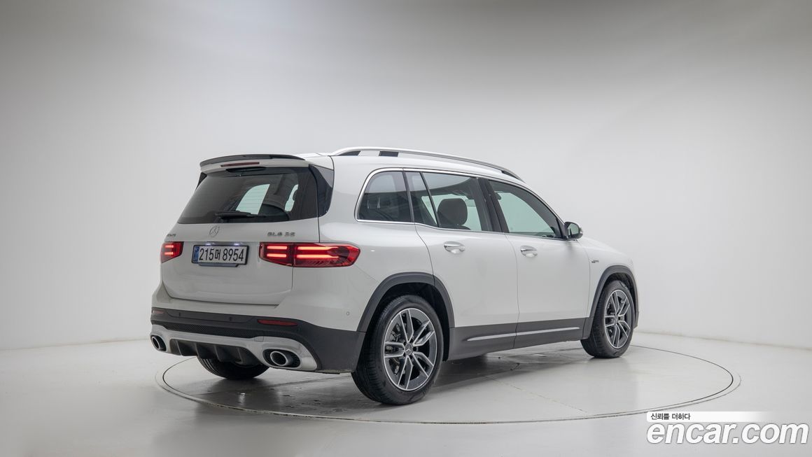 Mercedes-Benz GLB-Class 2025