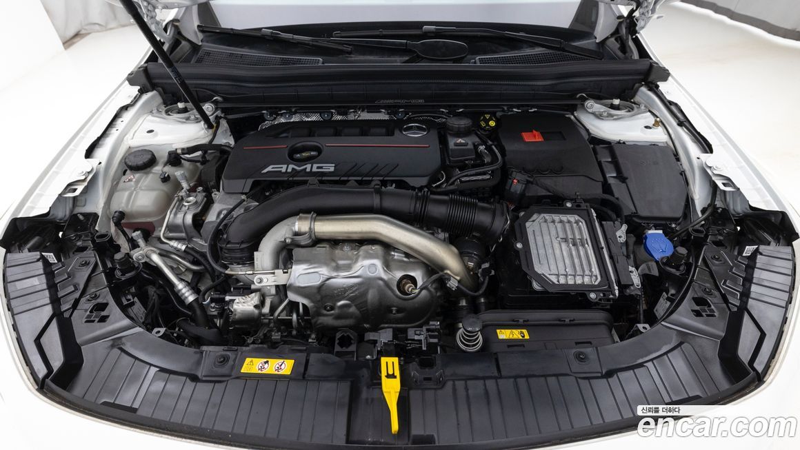 Mercedes-Benz GLB-Class 2025