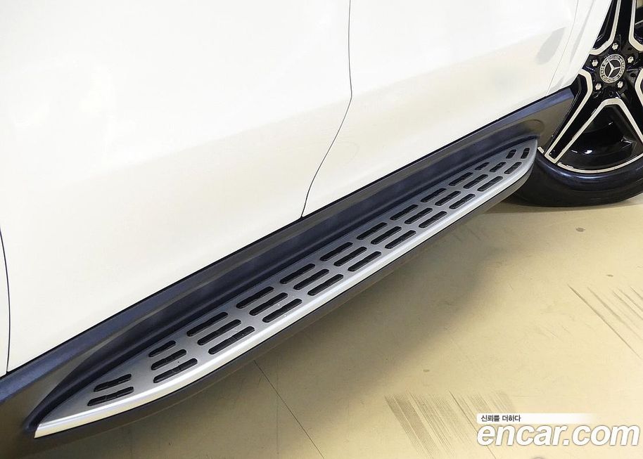 Mercedes-Benz GLE-Class 2021