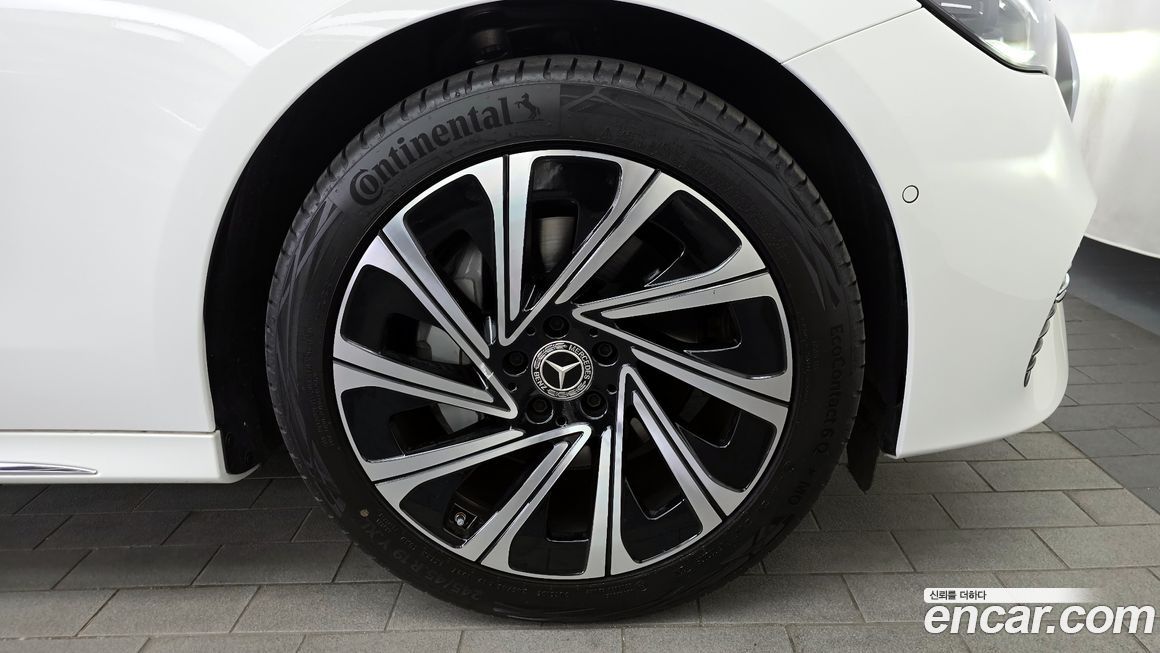 Mercedes-Benz E-Class 2025