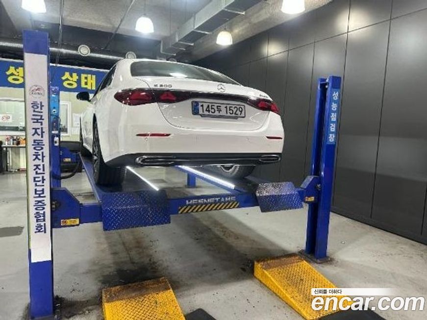 Mercedes-Benz E-Class 2025