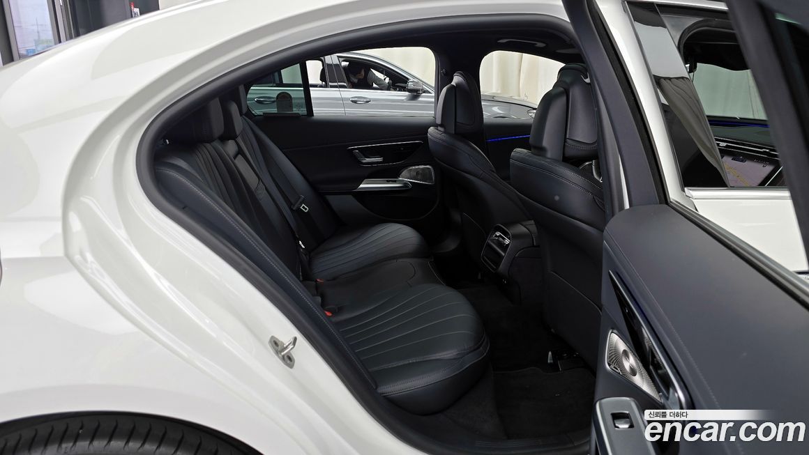 Mercedes-Benz E-Class 2025