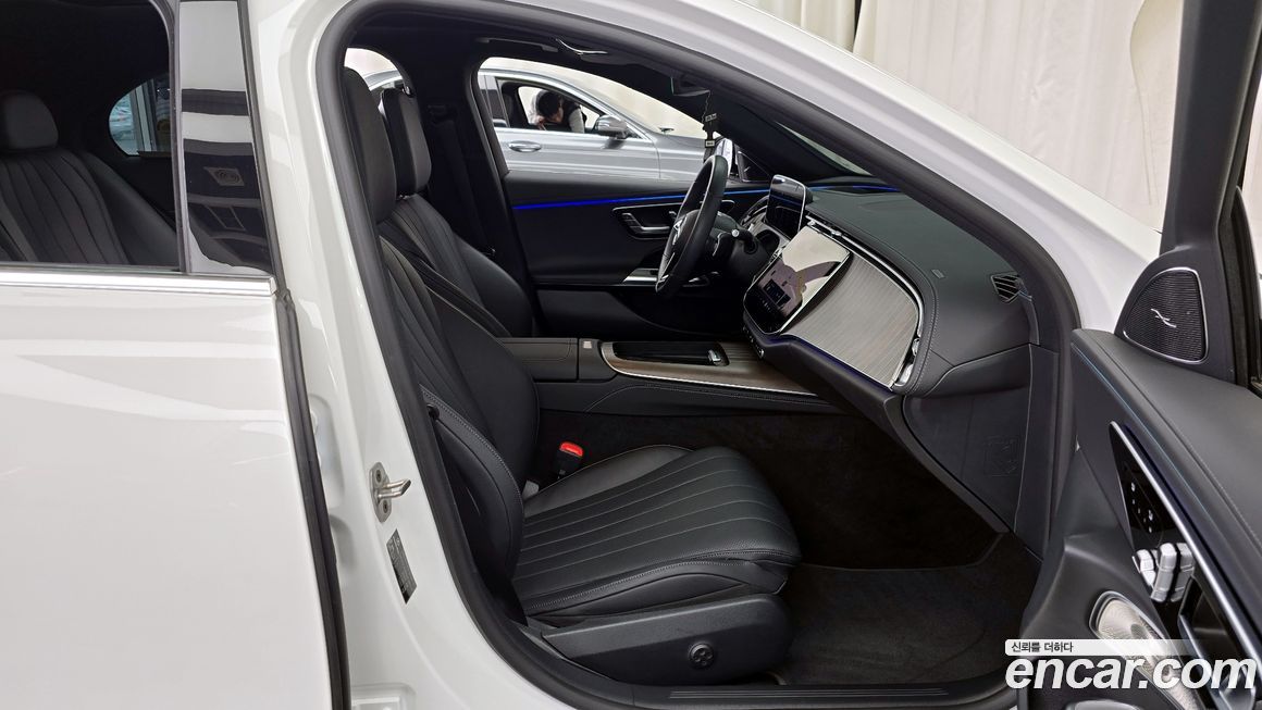 Mercedes-Benz E-Class 2025