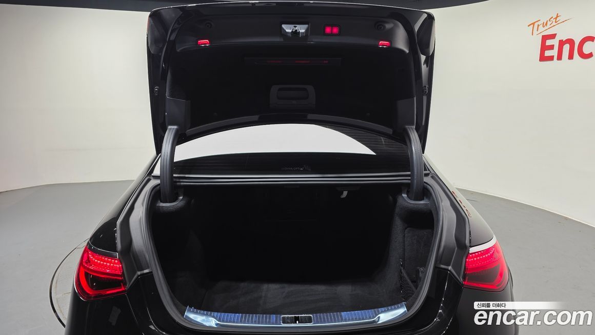 Mercedes-Benz S-Class 2021