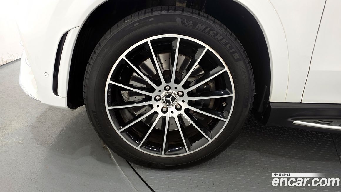 Mercedes-Benz GLE-Class 2023