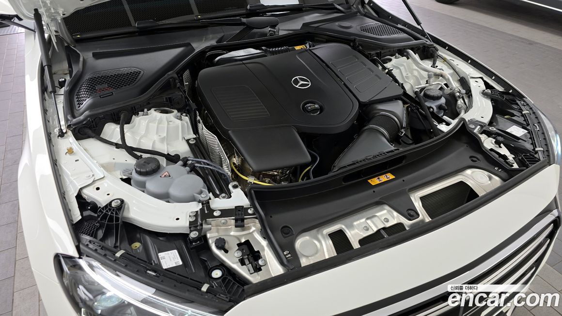 Mercedes-Benz E-Class 2025