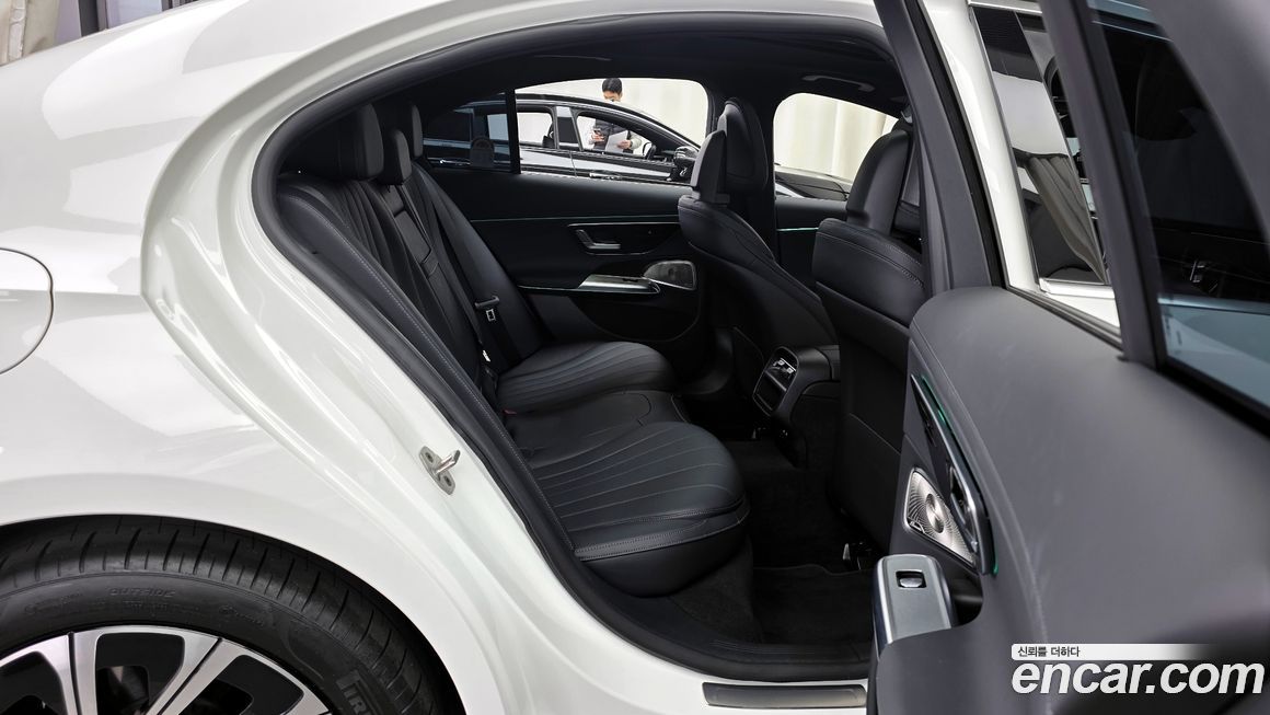 Mercedes-Benz E-Class 2025