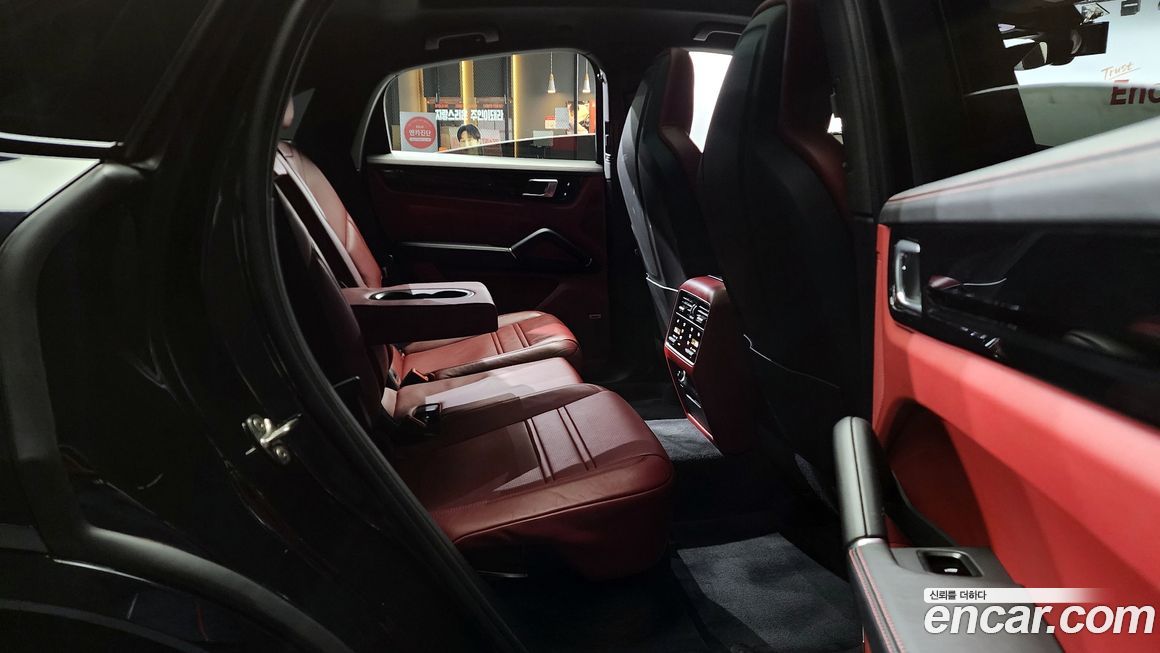 Porsche Cayenne 2021