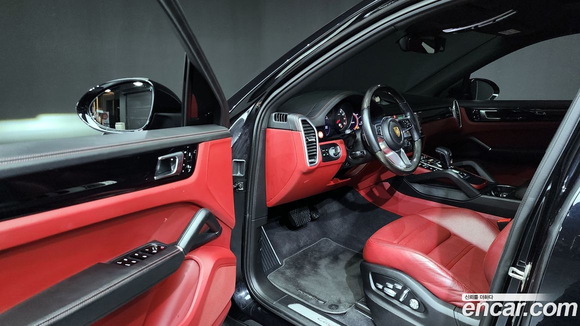 Porsche Cayenne 2021