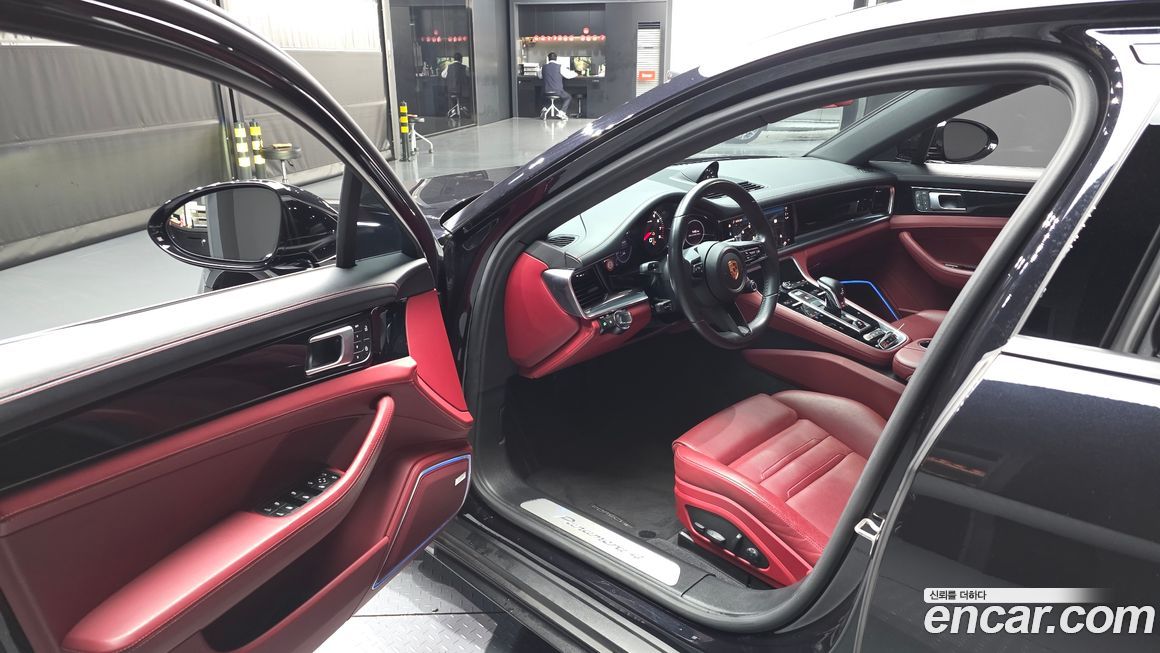 Porsche Panamera 2023