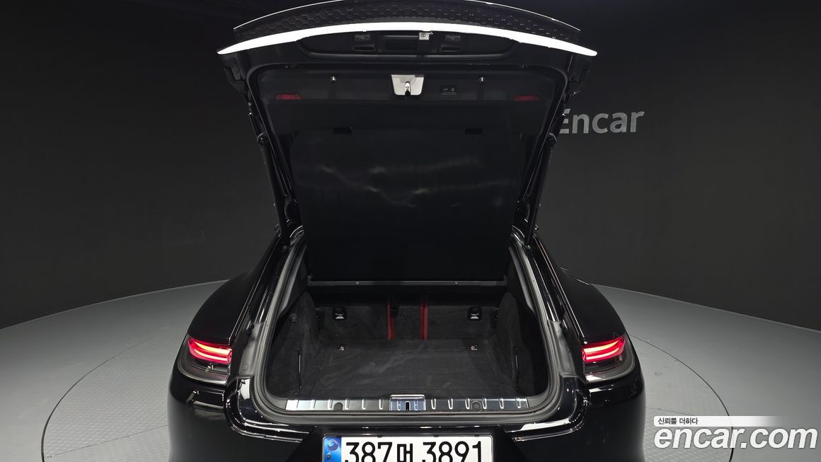 Porsche Panamera 2023