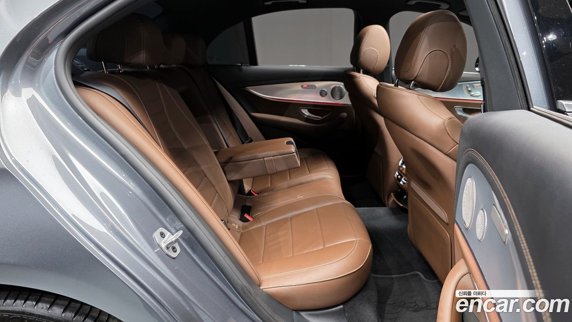 Mercedes-Benz E-Class 2021