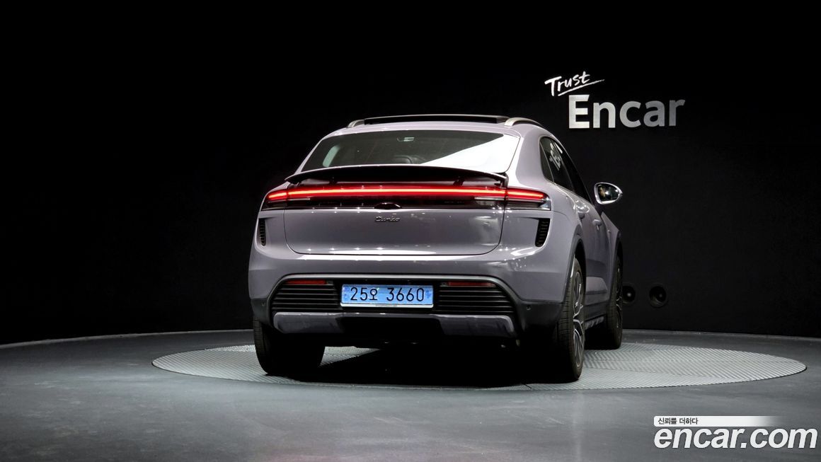 Porsche Macan 2025