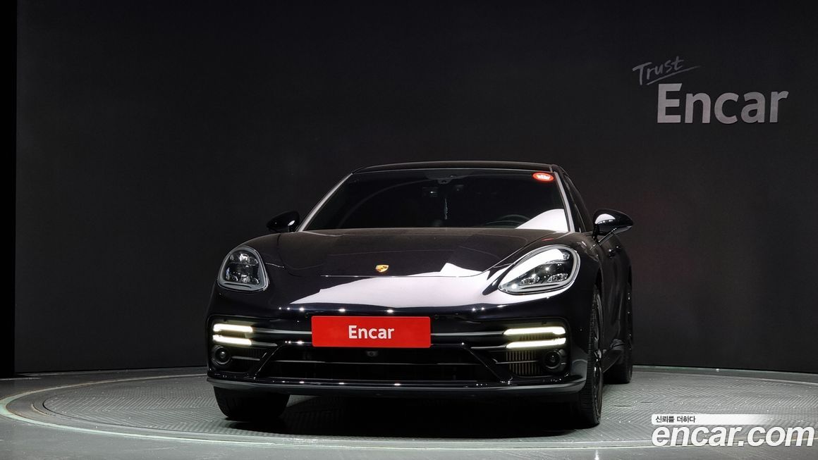 Porsche Panamera 2023