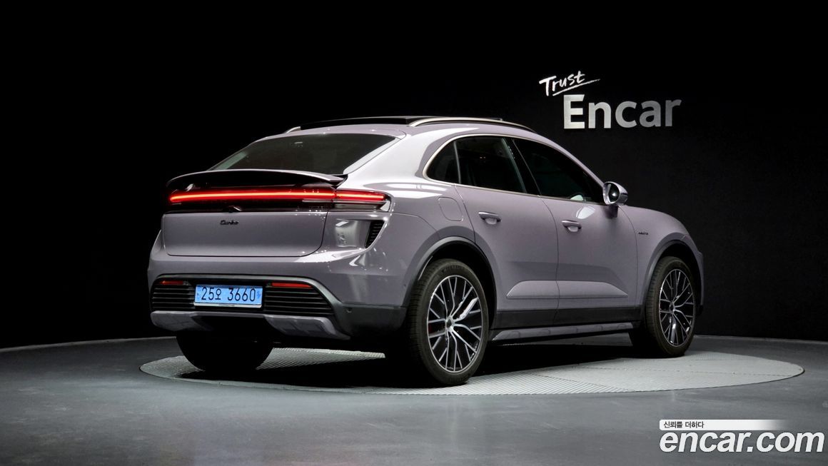 Porsche Macan 2025