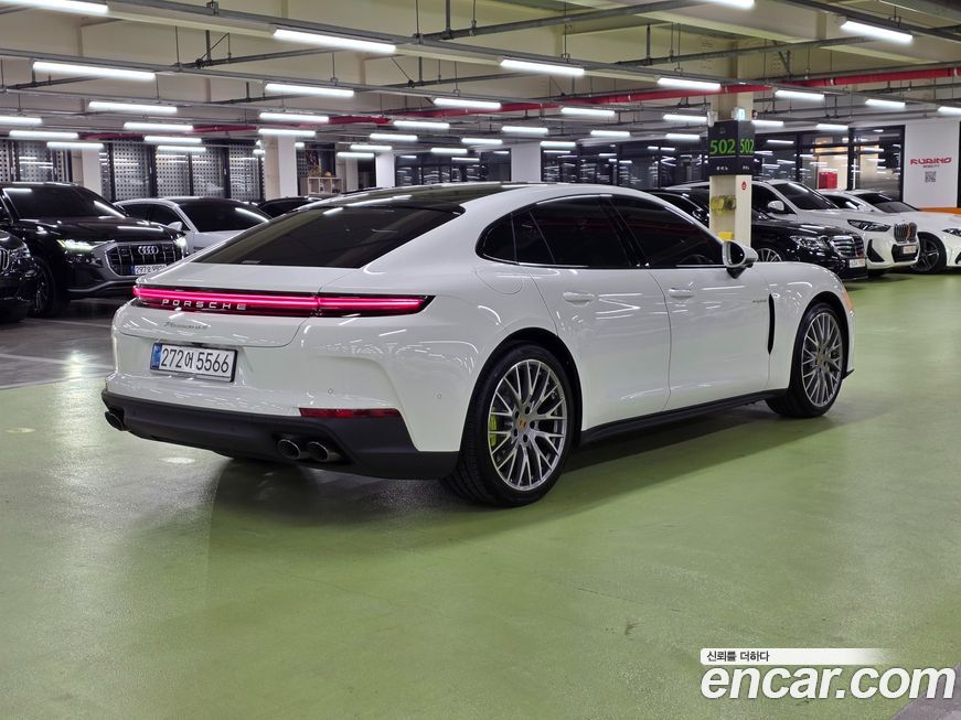 Porsche Panamera 2025