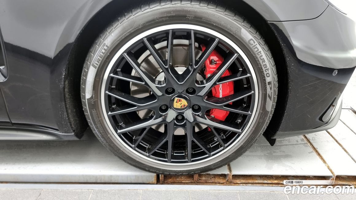 Porsche Panamera 2023