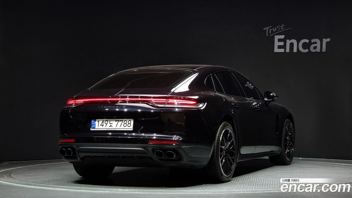 Porsche Panamera 2023