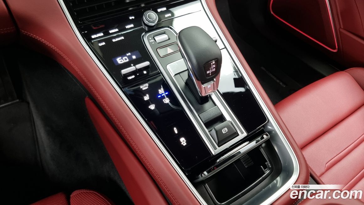 Porsche Panamera 2023