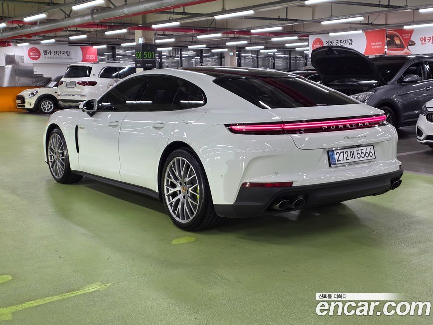 Porsche Panamera 2025