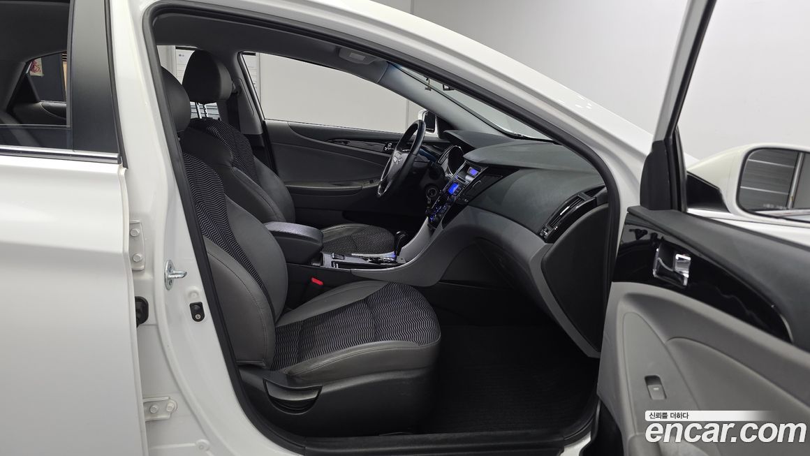 Hyundai Sonata 2010