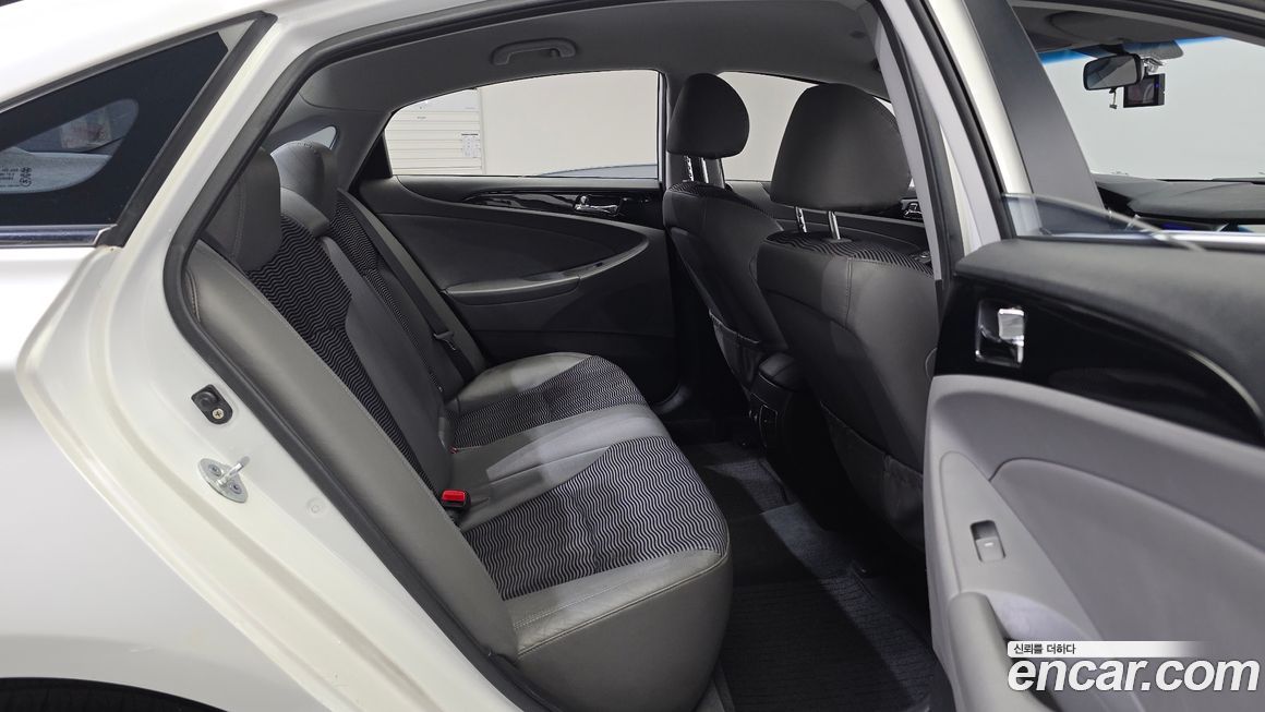 Hyundai Sonata 2010