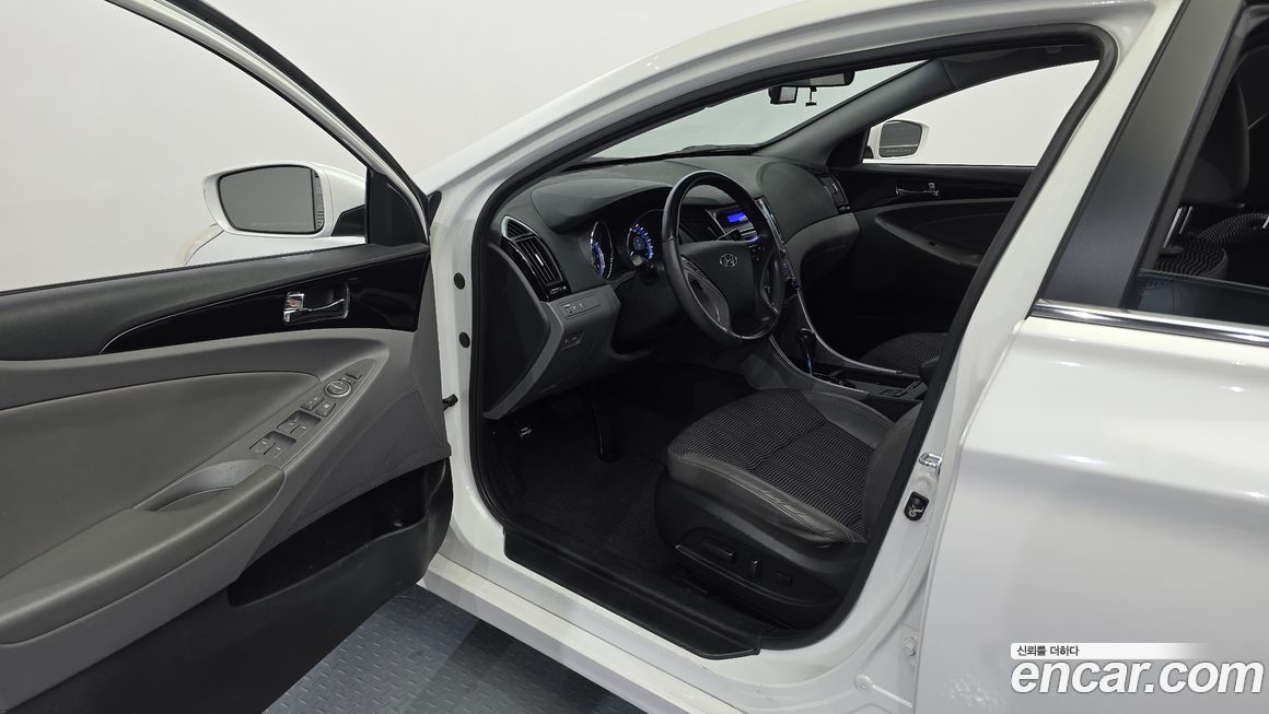 Hyundai Sonata 2010